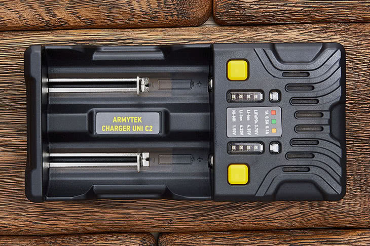 ArmyTek Uni C2  2 