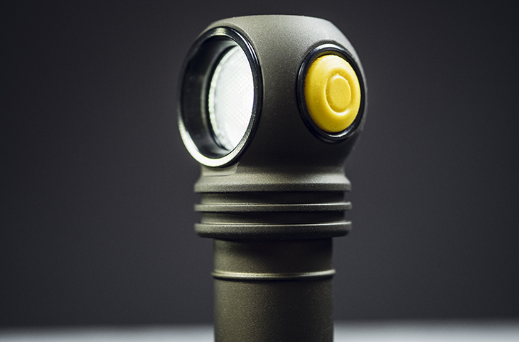 Фонарь Armytek Wizard v4 C2 Pro USB+18650+ABM01, 2500 лм, нейтрально-белый Фонарь Armytek Wizard v4 C2 Pro USB+18650+ABM01, 2500 лм, нейтрально-белый