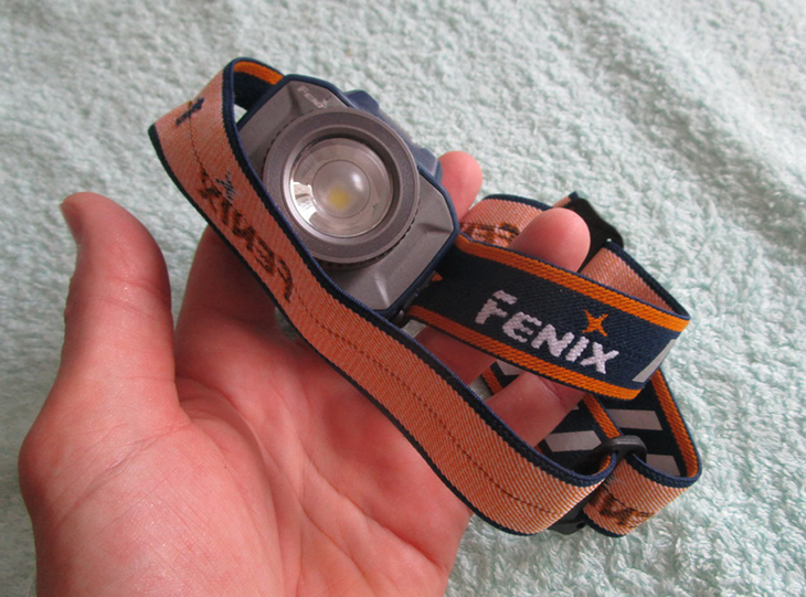 Налобный аккумуляторный фонарь Fenix HL40R 600 лм, USB, изменяемая фокусировка