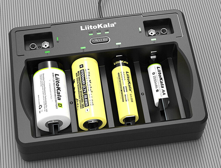 Универсальное зарядное устройство LiitoKala Lii-D4 на 4 аккумулятора Li-ion/LiFePO4/Ni-MH, 2xКрона NiMH, LCD